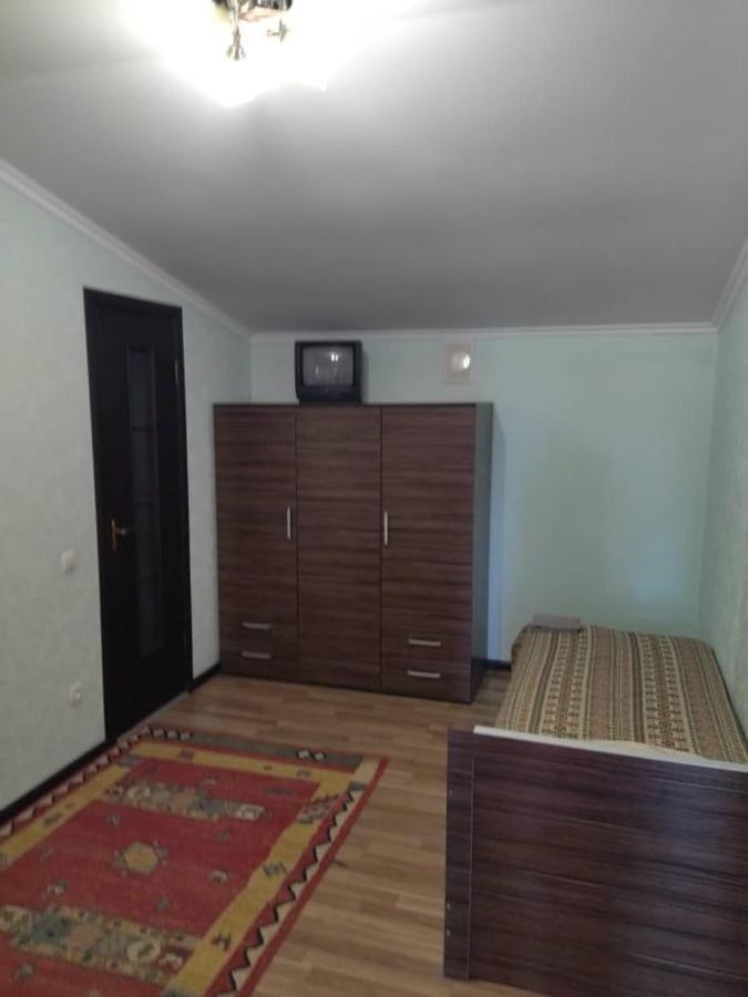 Hotel Gostinyi Dvor Bosteri Buitenkant foto