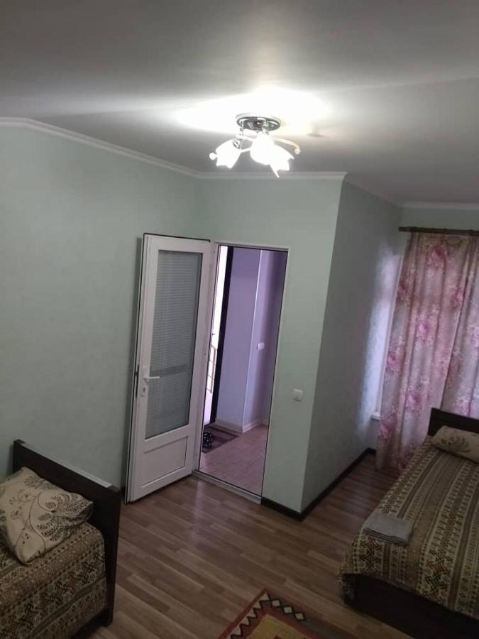 Hotel Gostinyi Dvor Bosteri Buitenkant foto